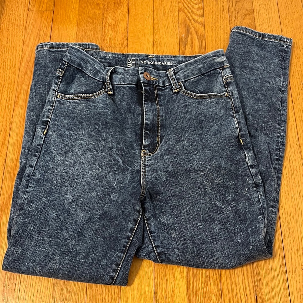No Boundaries Juniors' High Rise Skinny Jeans - NWOT